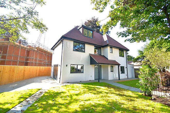 6 Bedroom Detached House To Rent In Ellington Gardens, Taplow, SL6