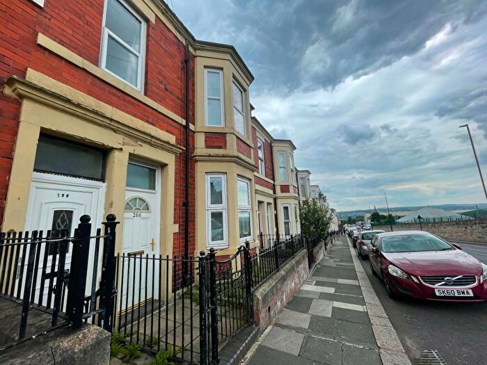 3 Bedroom Flat To Rent In Condercum Road, Benwell, Newcastle Upon Tyne, NE4