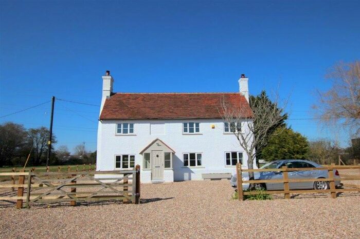 3 Bedroom House To Rent In Bramley Road, Bramley Road, Little London, RG26