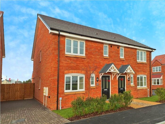 3 Bedroom Semi-Detached House To Rent In Hedges Drive, Humberston, Grimsby, DN36