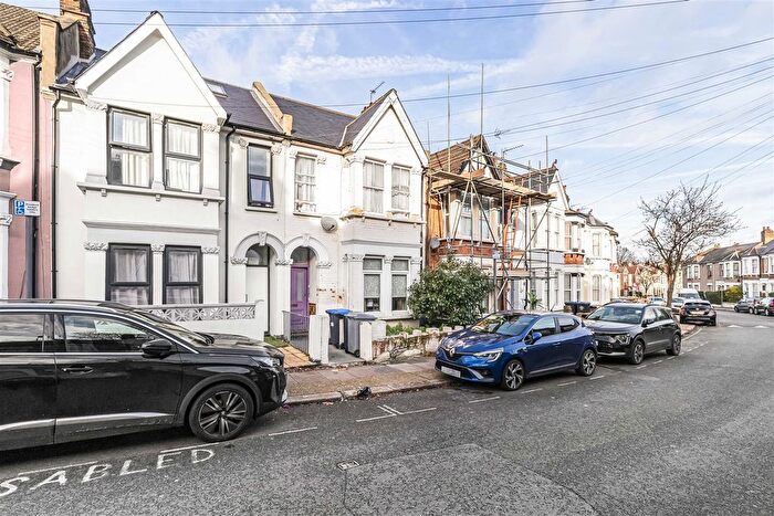 2 Bedroom Flat For Sale In Fortunegate Road, Harlesden, NW10