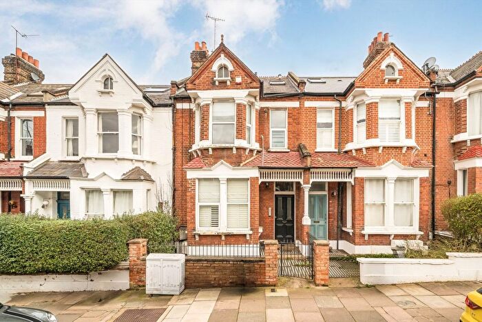 2 Bedroom Flat For Sale In Killyon Road, South Lambeth, SW8