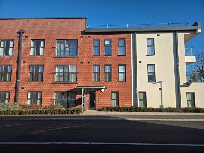 1 Bedroom Flat To Rent In Queens House, Bicester, OX25