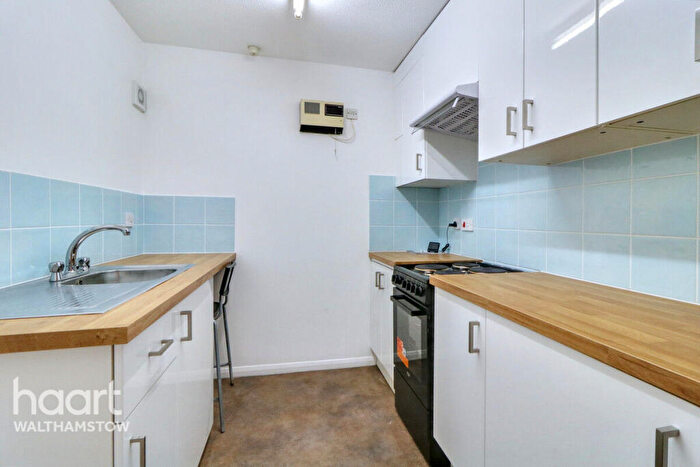 1 Bedroom Apartment For Sale In Cairo Road, London, E17