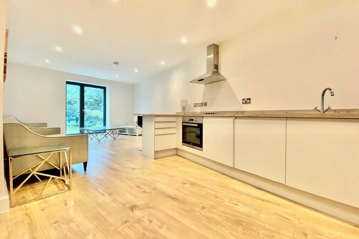 1 Bedroom Apartment To Rent In Leyland House, Mabgate, LS9