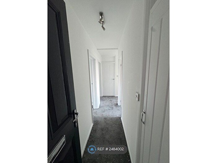 2 Bedroom Flat To Rent In Vera Avenue, London, N21