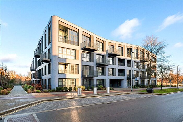 3 Bedroom Flat To Rent In Turing Way, Cambridge, Cambridgeshire, CB3