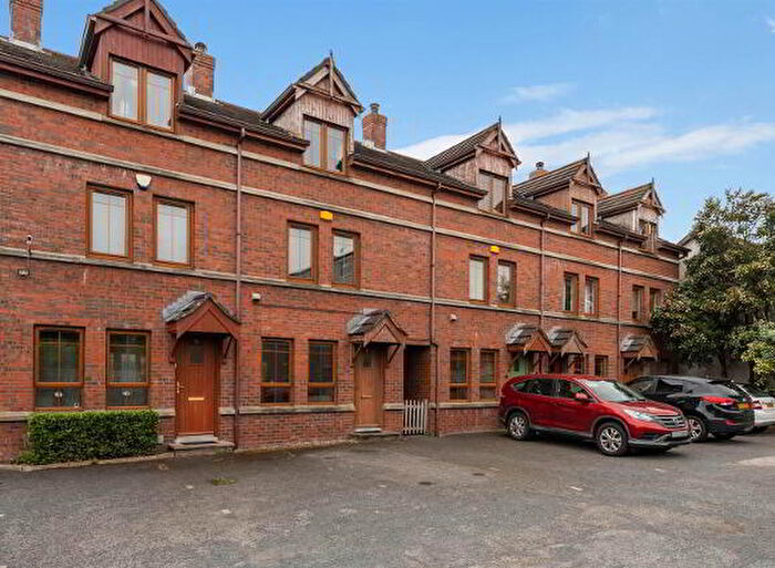 3 Bedroom TownHouse For Sale In Kinnegar Close, Holywood, BT18