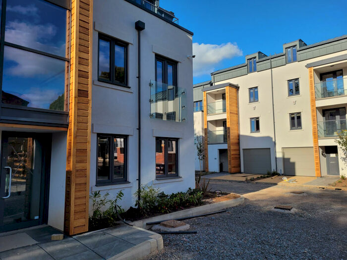 2 Bedroom Apartment To Rent In Lime Avenue, Leamington Spa, CV32