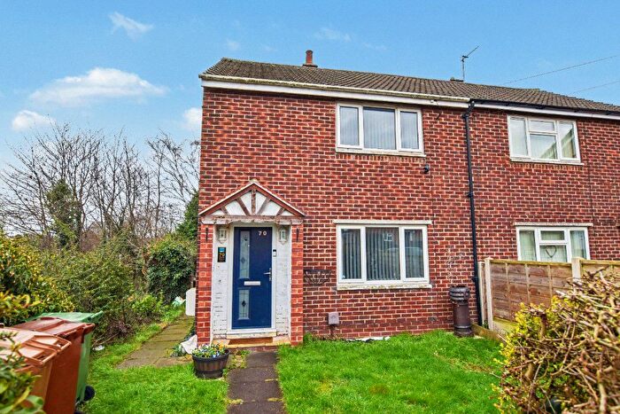 2 Bedroom Semi-Detached House For Sale In Hendal Lane, Wakefield, West Yorkshire, WF2