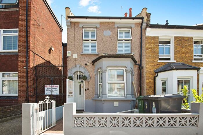 5 Bedroom End Of Terrace House For Sale In Chestnut Avenue North, Walthamstow, E17