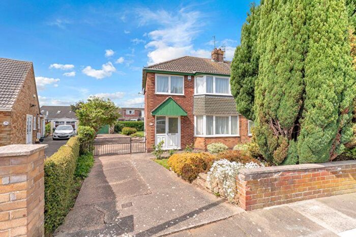 3 Bedroom Semi-Detached House For Sale In Ancaster Avenue, Scartho, DN33