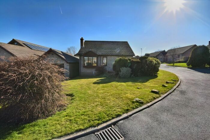 2 Bedroom Detached Bungalow To Rent In Haigh Close, Hoylandswaine, Sheffield, S36