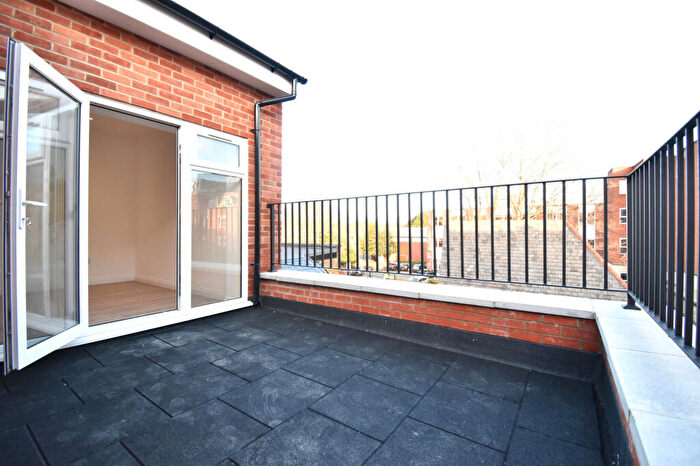 3 Bedroom Flat To Rent In Church Street, Enfield, Greater London, EN2