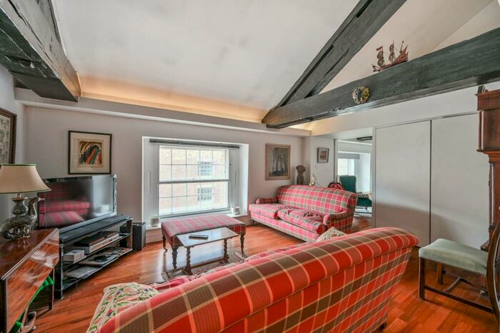 2 Bedroom Flat To Rent In The Highway, Limehouse, London, E1W