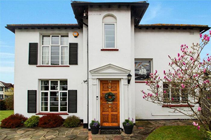 3 Bedroom End Of Terrace House For Sale In Mountdale Gardens, Leigh-on-Sea, Essex, SS9