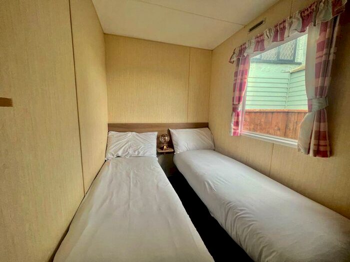 3 Bedroom Park Home For Sale In Tarka Holiday Park, Braunton Road