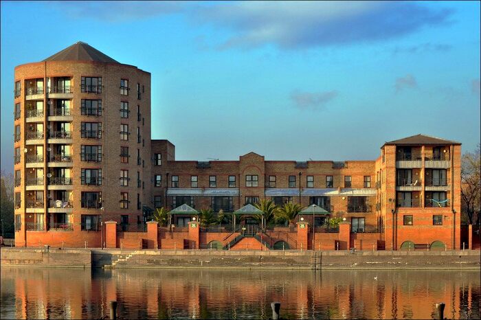 3 Bedroom Flat To Rent In Russell Place, London, SE16