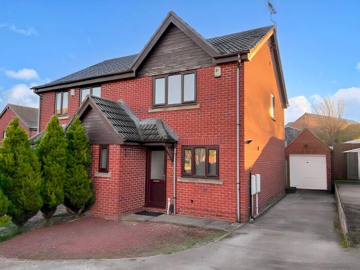 3 Bedroom Semi-Detached House To Rent In Cottage Close, Sutton-In-Ashfield, NG17