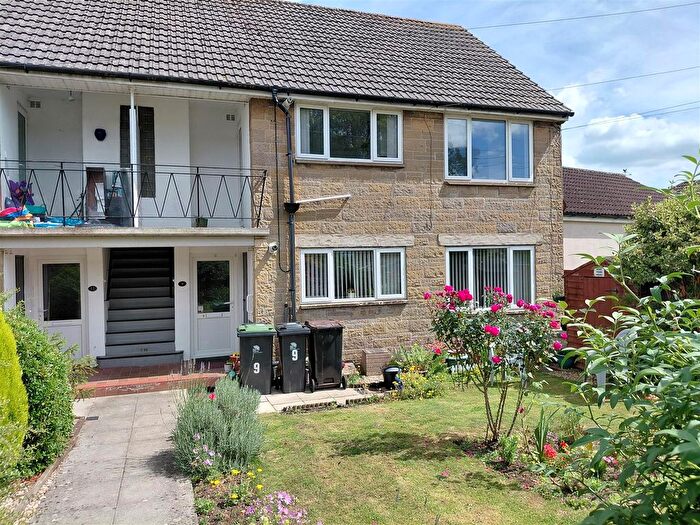 2 Bedroom Flat For Sale In Pilsdon Close, Beaminster, DT8