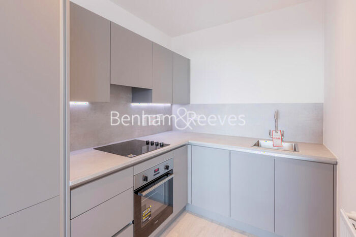 1 Bedroom Apartment To Rent In Shearwater Drive, Hendon, NW9