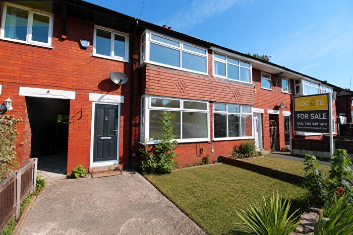 3 Bedroom Terraced House For Sale In Amersham Close, Urmston, Manchester, M41