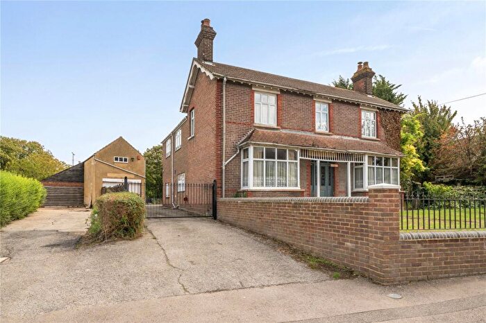 4 Bedroom Detached House For Sale In Luton Road, Chalton, Bedfordshire, LU4