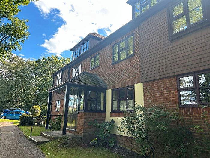 2 Bedroom Flat For Sale In Glynde Court, Bexhill-On-Sea, TN39