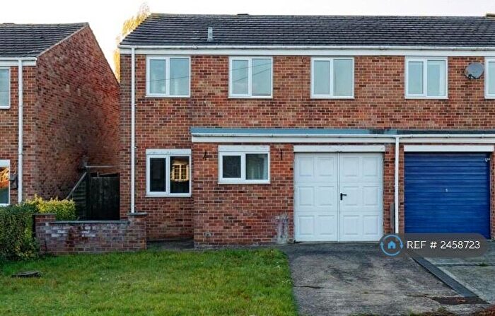 4 Bedroom Semi-Detached House To Rent In Louth Road, Holton-Le-Clay, Grimsby, DN36