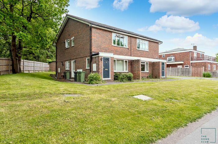 1 Bedroom Flat To Rent In The Chase, Guildford, GU2