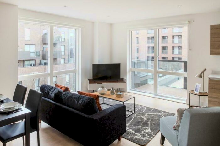 2 Bedroom Flat To Rent In Solomon Way, London, E1