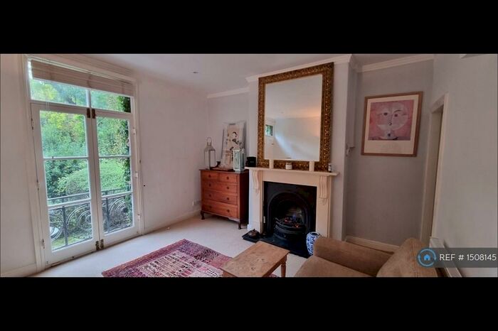 4 Bedroom End Of Terrace House To Rent In Woodvale Terrace, Leeds, LS18