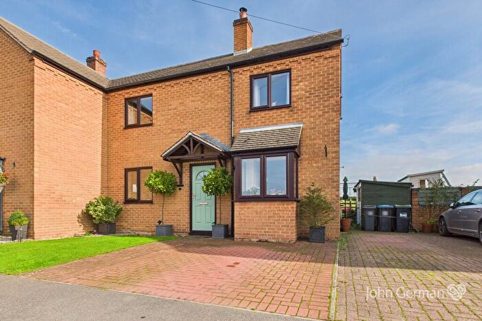 3 Bedroom Semi-Detached House For Sale In Weston Bank, Marston Montgomery, DE6