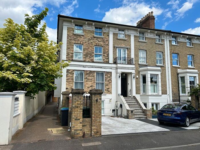Studio To Rent In Herne Road, Surbiton, KT6