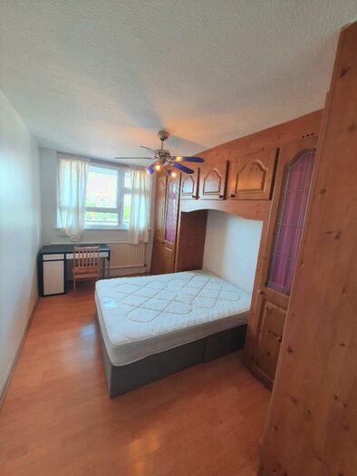 1 Bedroom Apartment To Rent In Hall Street, London, EC1V