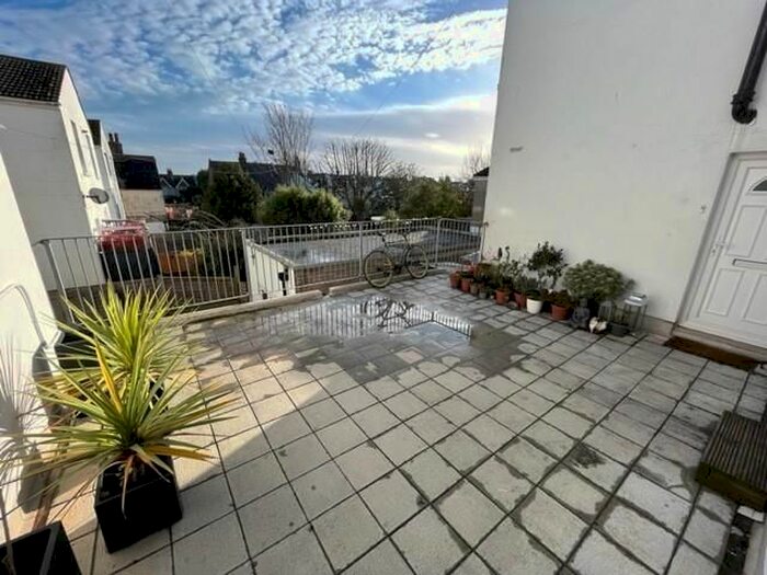 2 Bedroom Flat To Rent In Boundary Road, Hove, BN3