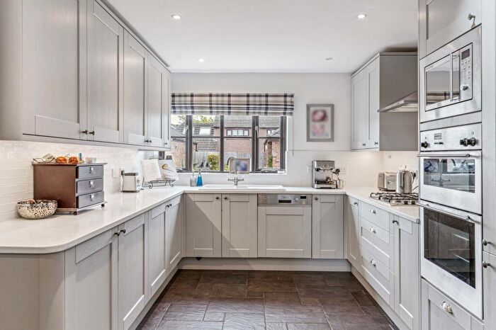 5 Bedroom Detached House For Sale In Whiteman Close, Langford, Biggleswade, SG18