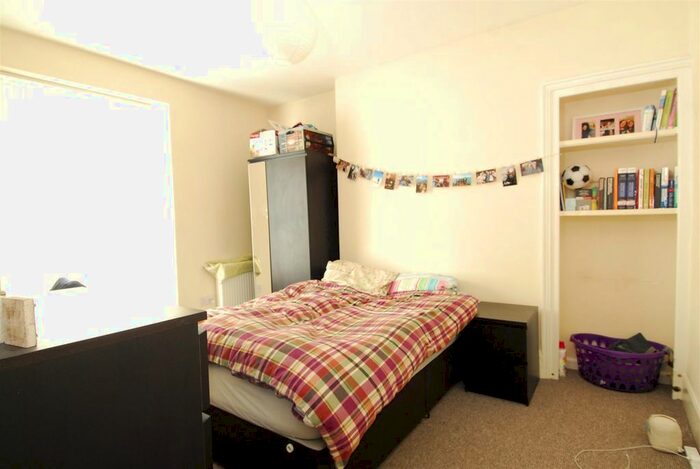 3 Bedroom Flat To Rent In Seaton Avenue, Mutley, Plymouth, PL4