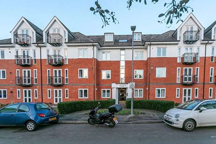 1 Bedroom Flat To Rent In Worcester Court, St Albans, St Albans, Hertfordshire, AL1