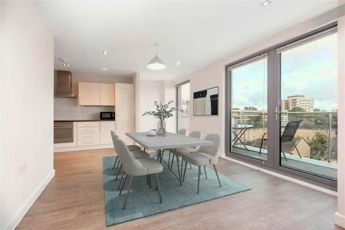 3 Bedroom Flat To Rent In Pindoria House, Mintern Street, Old Street, N1