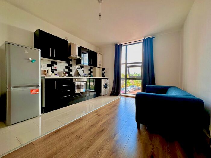 1 Bedroom Flat To Rent In Caxton Road, London, SW19