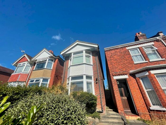 3 Bedroom House To Rent In Broadlands Road, Portswood, SO17