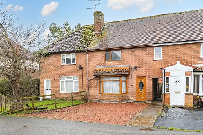 3 Bedroom Terraced House For Sale In Holly Road, Kettering, NN16