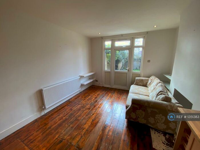 2 Bedroom Flat To Rent In Palermo Road, London, NW10