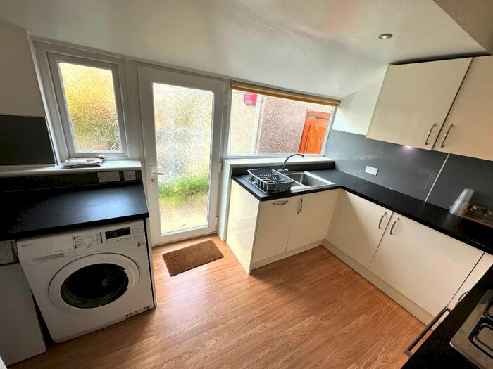 4 Bedroom Semi-Detached House To Rent In Primrosehill Gardens, Kittybrewster, Aberdeen, AB24