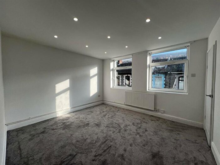 2 Bedroom Flat To Rent In Flat C, Ynyshir Road, Porth, CF39