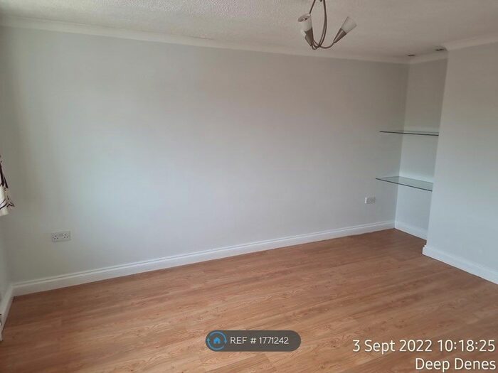 2 Bedroom Maisonette To Rent In Deep Denes, Luton, LU2