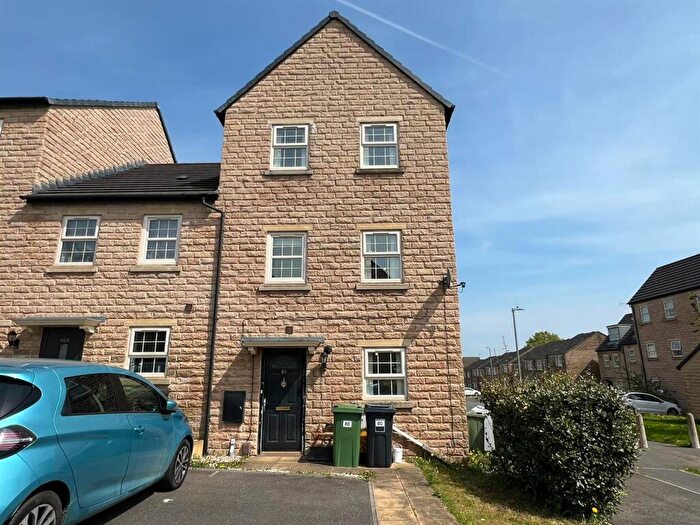 2 Bedroom End Of Terrace House To Rent In Marlington Drive, Deighton, Huddersfield, HD2