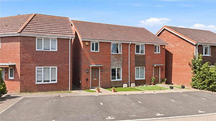 3 Bedroom Semi Detached House For Sale In Fourier Grove, Dartford, DA1