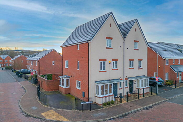 4 Bedroom Semi Detached House For Sale In Fairey Street, Cofton Hackett, Birmingham, B45